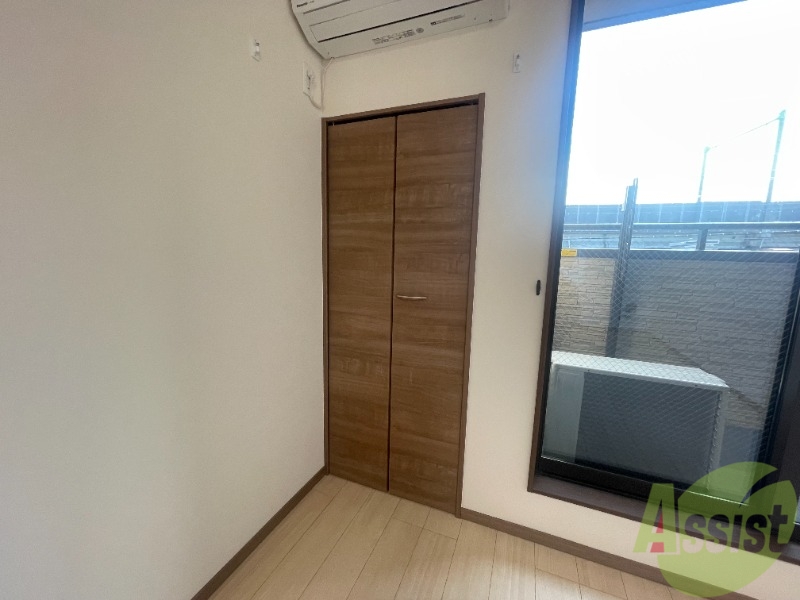 収納　洋室にございます収納は大きく沢山しまえそうです。