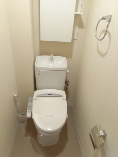 トイレ　ウォシュレットつきトイレ
