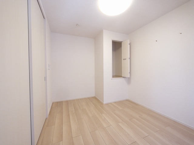 その他部屋・スペース　使い勝手のいい寝室です