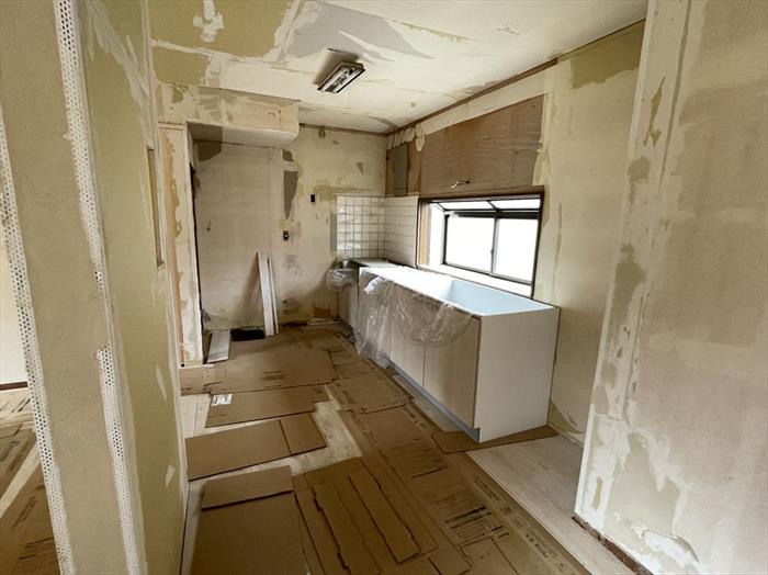 キッチン　リフォーム中の写真です