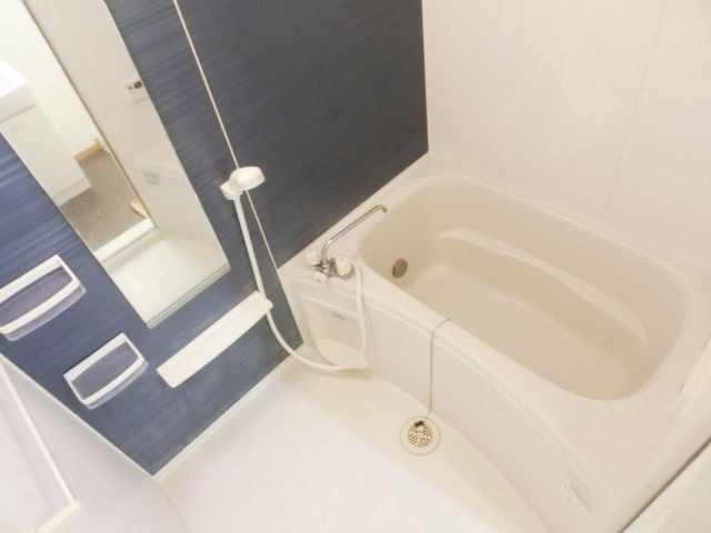 バス・シャワールーム　追焚で日ごろの疲れもすっきり