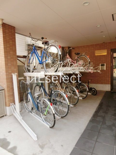 駐車場　敷地内駐輪場あります。