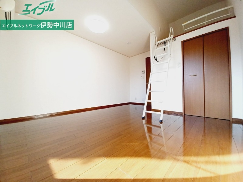 居室・リビング　別部屋参考写真です