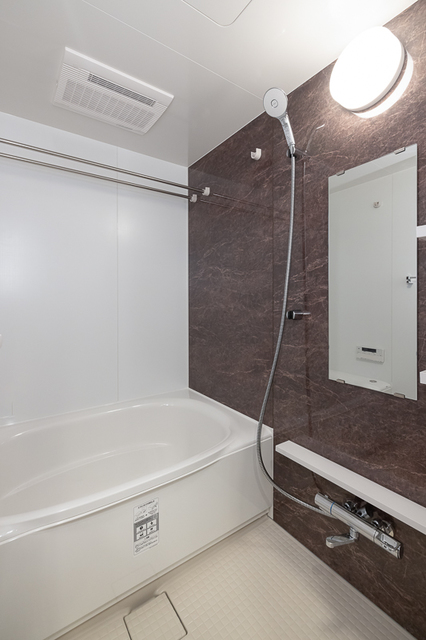 バス・シャワールーム　※写真は同タイプ住戸です。