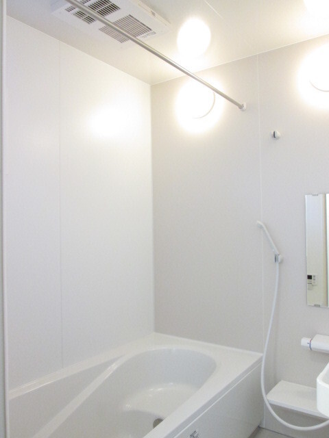 バス・シャワールーム　同物件内参考画像