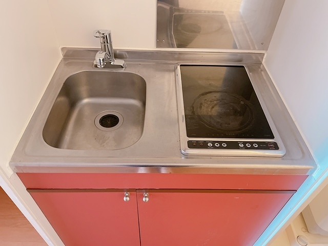 キッチン　同タイプ物件の為、形状や間取寸法、色調等が実際とは異なります