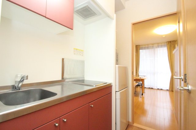 キッチン　同じタイプの部屋の写真です。