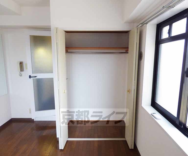 収納　広々とした収納です。