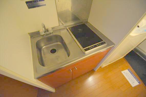 キッチン　落ち着いた色合いのキッチン。使い勝手も良いです。