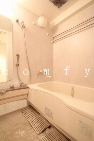 バス・シャワールーム　追炊き・浴室乾燥機付きバスルーム