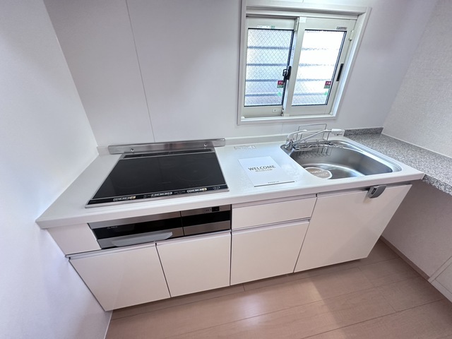 キッチン　別部屋参考写真です