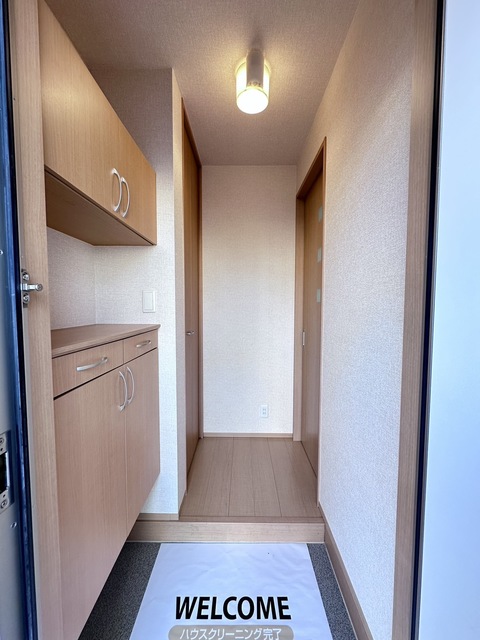 玄関　別部屋参考写真です