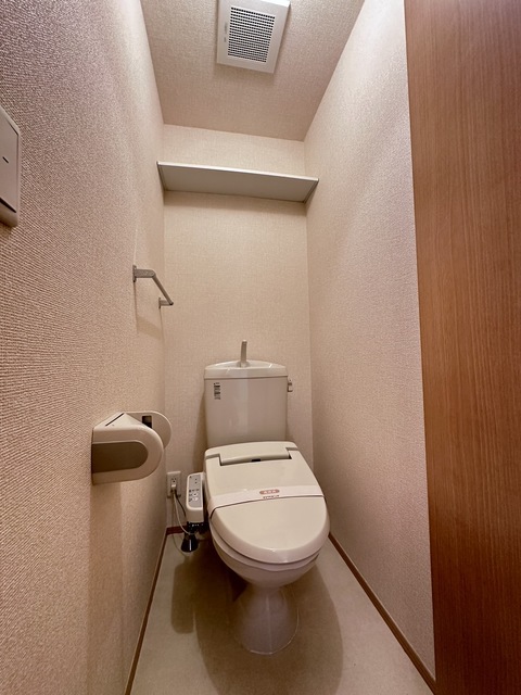 トイレ　別部屋参考写真です