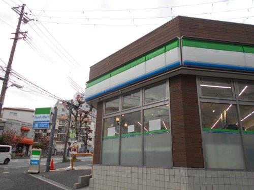 コンビニ　ファミリーマート 神戸城内通店（コンビニ）まで215m