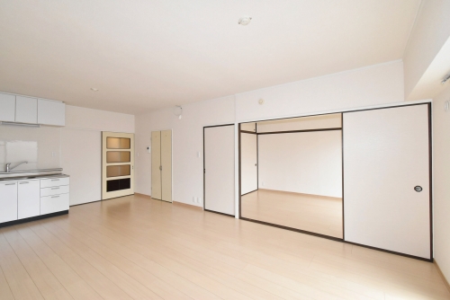 居室・リビング　３ＤＫ→２ＬＤＫへ変更しました☆彡