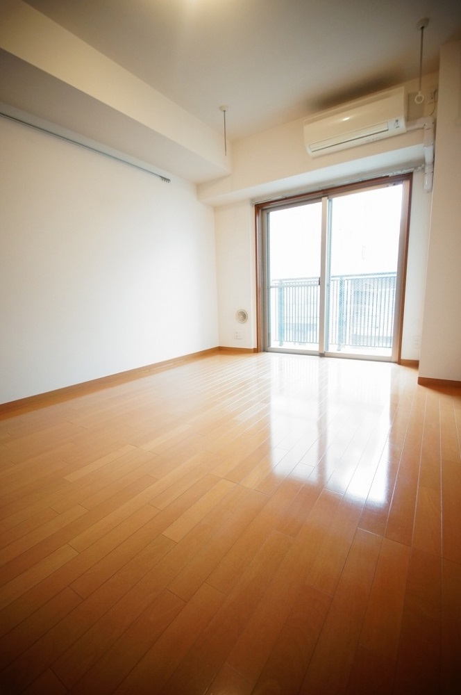 居室・リビング　ゆったり7.8帖の居室です