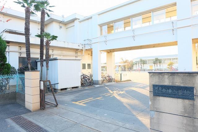 小学校　昭島市立中神小学校（小学校）まで152m