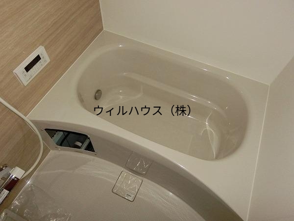 バス・シャワールーム　浴室乾燥機付きバス！