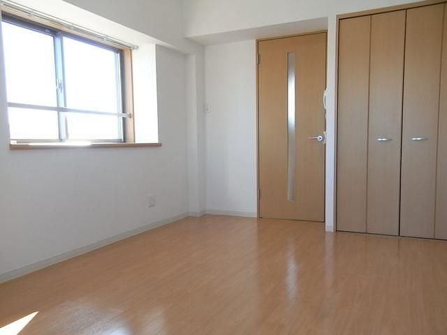 居室・リビング　２面採光のお部屋