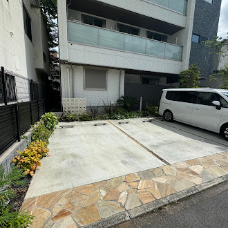 駐車場　エントランス