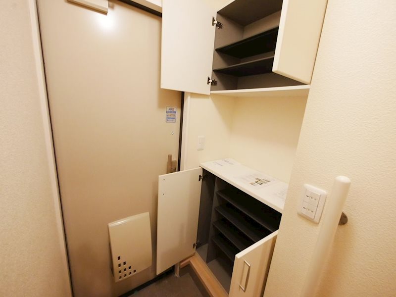 玄関　シューズボックス付き