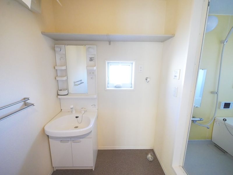 洗面設備　シャンプードレッサー、室内洗濯機置き場