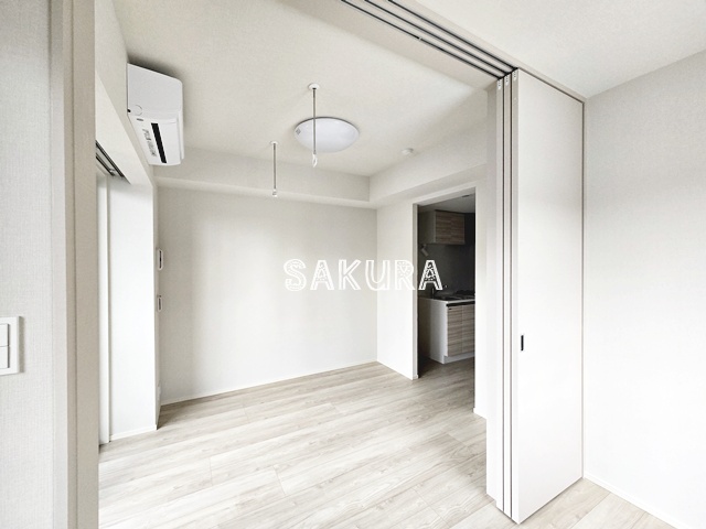 居室・リビング　こちらのリビングで趣味の時間をお楽しみください♪