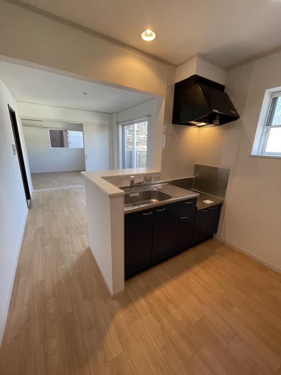 居室・リビング　内装は別部屋の参考写真です。