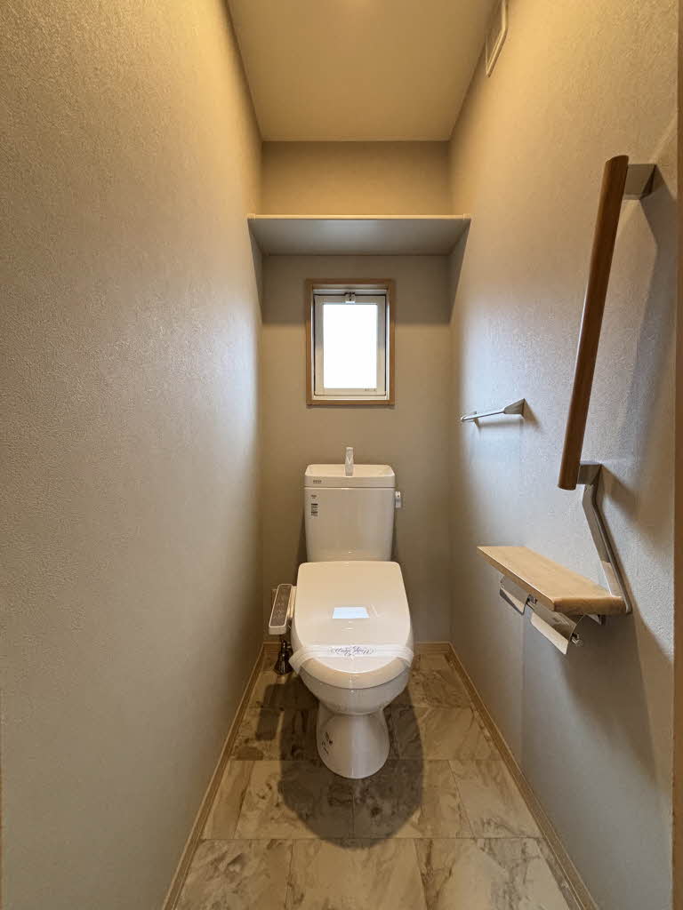 トイレ　落ち着いたトイレです