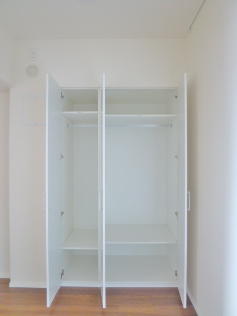 収納　室内写真は５０５号室です。