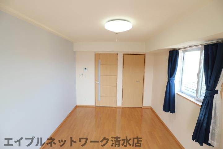 居室・リビング　同物件同タイプ