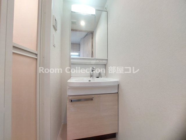 洗面設備　※同物件他部屋写真 反転、色違いの場合有 現況優先