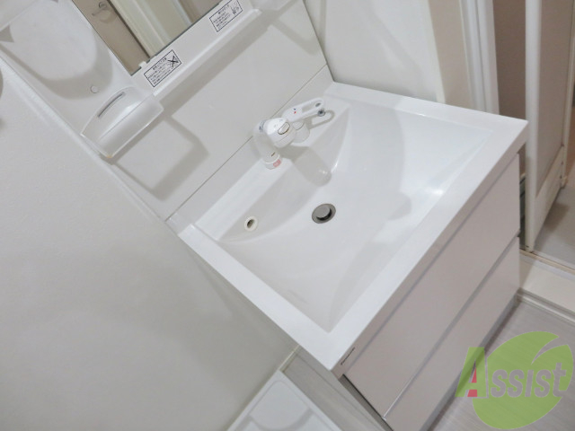 洗面設備　洗面台。身支度にはかかせないですよね～。