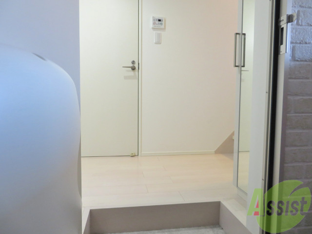 玄関　玄関からの様子を撮影してみました。動線になります。