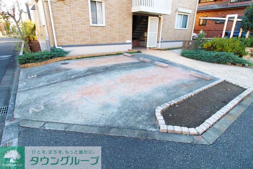 駐車場　駐車場