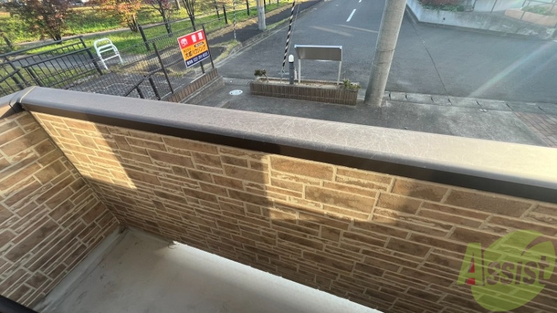 バルコニー　バルコニーです。お布団を干せる幅もあります。