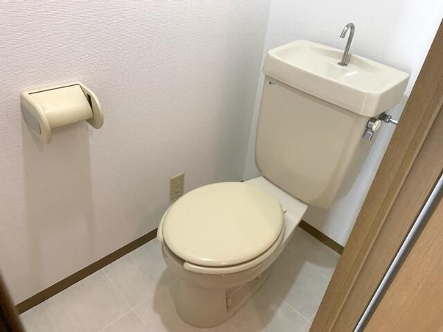 トイレ　ゆったりとした空間のトイレです