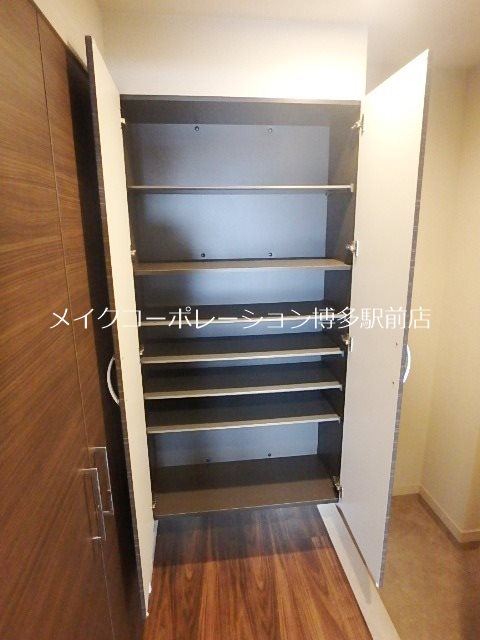 玄関　※写真は同物件別部屋引用・現状優先です。