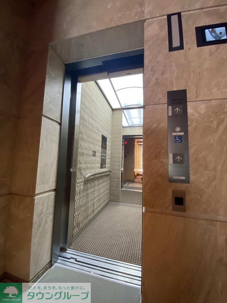 エントランス　エントランス