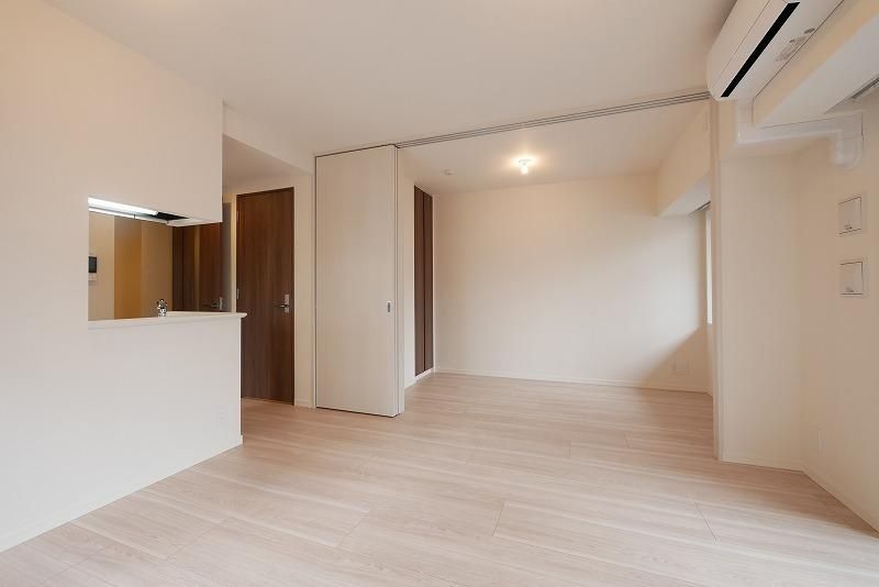 居室・リビング　☆明るい居間☆