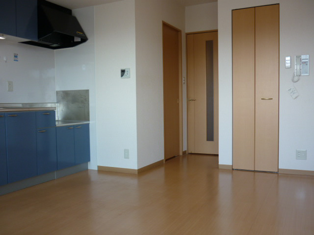 居室・リビング　※同建物別室の写真です