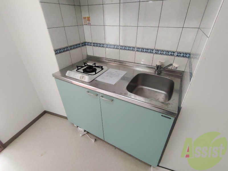 キッチン　キッチンは作業台もあり広めなので使いやすそうですね。