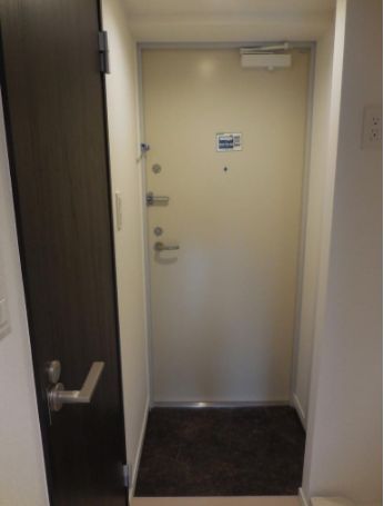 玄関　ウェルスクエアイズム明大前