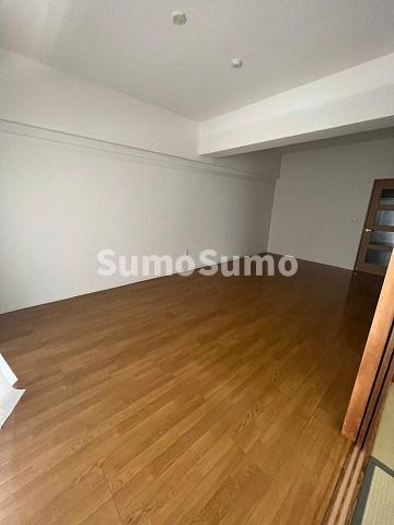 居室・リビング　こちらの居間で趣味の時間をお楽しみください