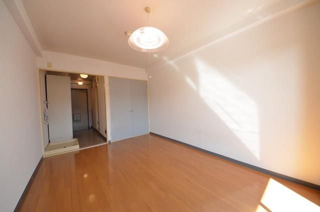 居室・リビング　☆レイアウトも楽しめる広いワンルーム☆