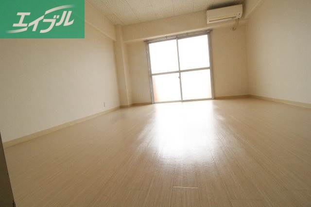 居室・リビング　同タイプのお部屋の写真です