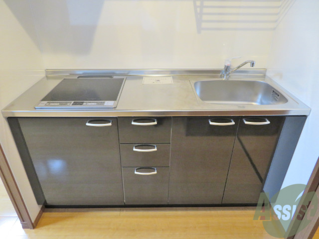 キッチン　ＩＨコンロの付いている、お手入れも楽なキッチンです