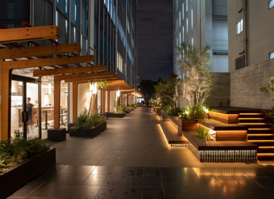 ショッピングセンター　青山ビルヂング（ショッピングセンター）まで444m