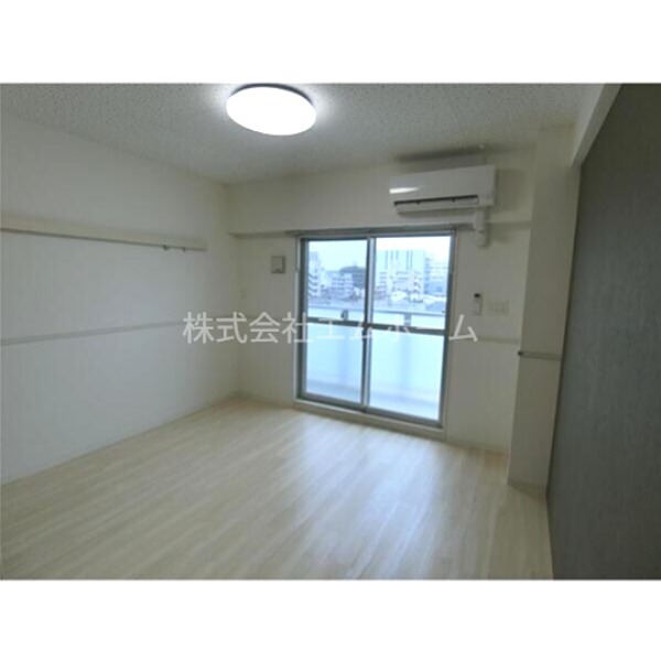 その他部屋・スペース　洋室10.8帖　クローゼット（収納充実）