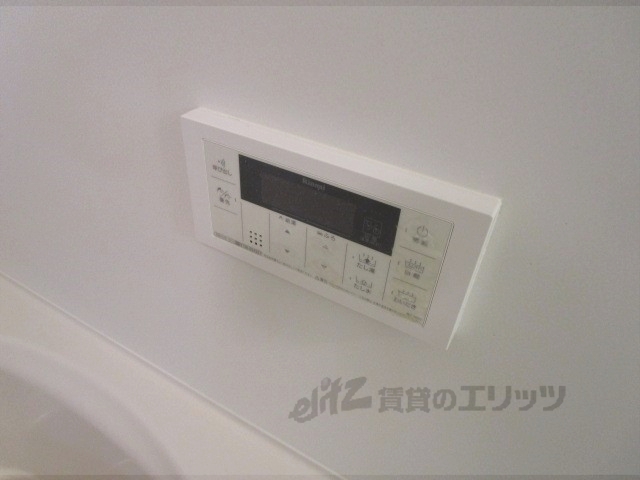その他設備　給湯器リモコン